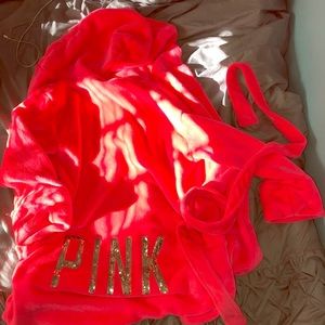 VICTORIAS SECRET PLUSH BATH ROBE